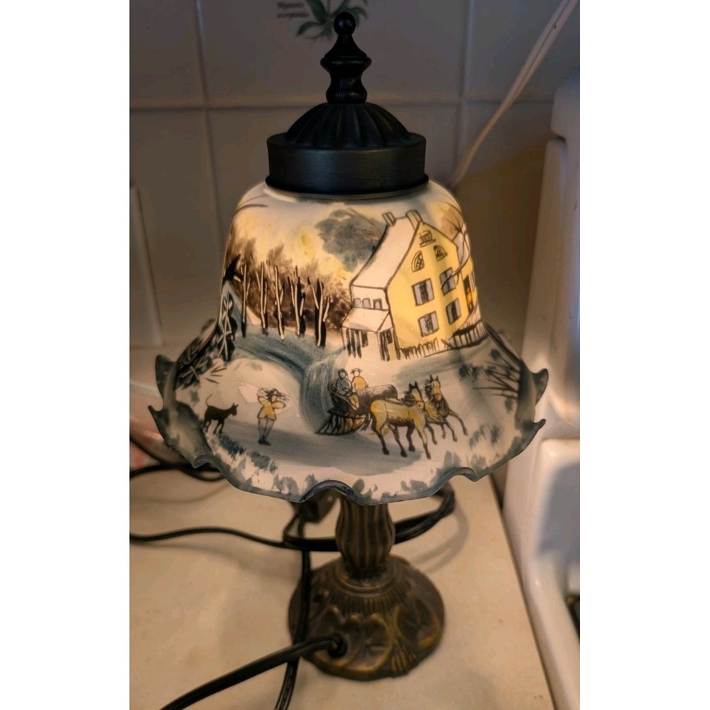 Currier and Ives Winter Scene Lamp 2002 Cottage Core, Cozy Grandmacore